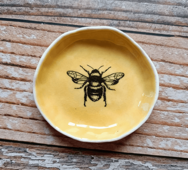 petite coupelle abeille en porcelaine